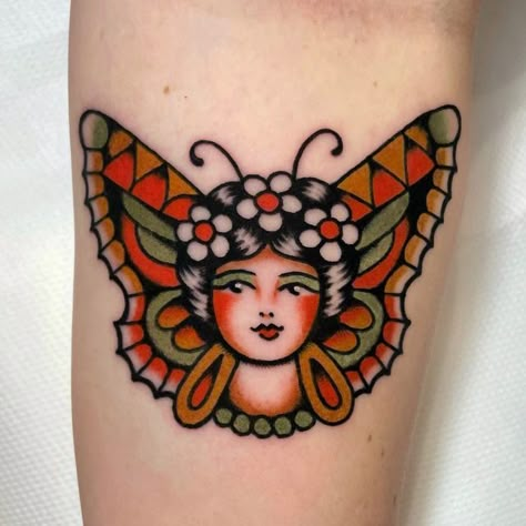 Traditional Tattoo Woman, Traditional Butterfly Tattoo, Tattoos Traditional, Traditional Tattoo Inspiration, Traditional Style Tattoo, Lavender Tattoo, Bug Tattoo, Queen Tattoo, Traditional Tattoo Sleeve