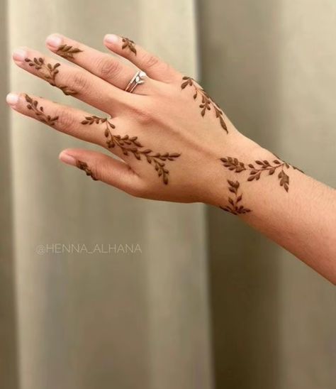 Leaf Henna Design, Palm Mehndi Design, Mehndi Designs For Beginners, Henna Tattoo Designs, Mehendi Designs, Henna Design, Henna Tattoo, Mehndi Designs, Henna