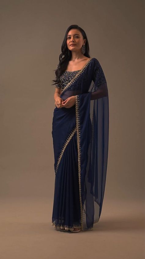 Plain Saree With Heavy Blouse, Saree Wearing Styles, Sarees For Girls, Simple Saree Designs, New Saree Blouse Designs, Fashionable Saree Blouse Designs, Fancy Sarees Party Wear, Simple Sarees, Half Saree Designs