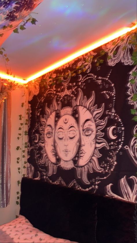 room decor teenager inspiration vines plants tapestry aesthetic Room Ideas Aesthetic Tapestry And Vines, Room Decor Tapestry And Lights, Tapestry With Fairy Lights, Flags For Room Decor Aesthetic, Aesthetic Flags For Room, Tapestry With Vines, Room Tapestry Aesthetic, Emo Tapestry, Wall Tapestry Bedroom Aesthetic