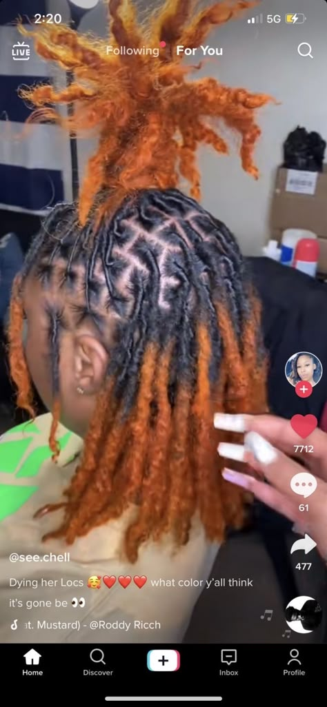 Starter Locs Color Ideas, Dyed Ends Locs, Pineapple Style On Locs, Fluffy Locs Hairstyles, Pineapple Locs Style, Pineapple Dreads Hairstyle, Pineapple Hairstyle Locs, Girl Dreads Styles, Pineapple Loc Style