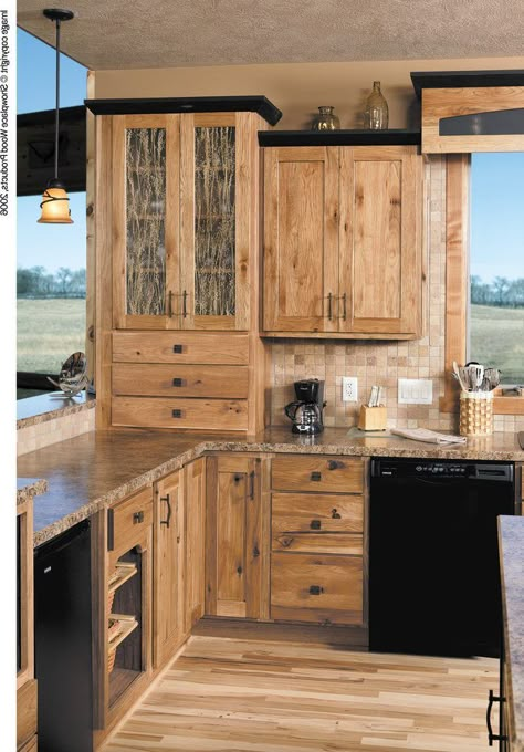 Affordable Farmhouse Kitchen, Farmhouse Style Kitchen Cabinets, Luxury Kitchen Cabinets, Simple Kitchen Design, Rustic Kitchen Cabinets, Black Appliances, Kitchen Cabinets Decor, Kitchen Cabinet Styles, Rustic Kitchen Design