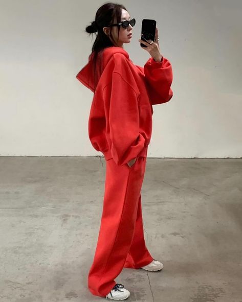 Say hello to our latest addition — the Katia balloon sleeve tracksuit set, designed to meet the demands of modern life with a zest of fun. Available in red and white. #TheFrankieShop #FrankieGirl #FrankieForAll Toe Ring Sandals, The Frankie Shop, Frankie Shop, Tracksuit Set, Clothes Shop, Red Hoodie, Modern Life, To Meet, Say Hello