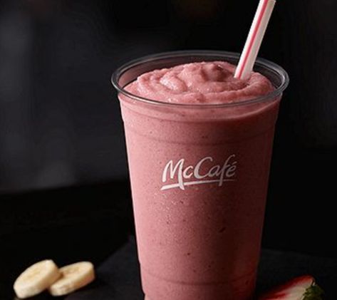 McDonald's smoothie Mcdonalds Smoothie Recipe, Smoothie Fast, Strawberry Nutrition Facts, Smoothie Prep, Strawberry Banana Smoothie, Fruit Puree, Fruit Smoothie Recipes, Strawberry Banana, Banana Smoothie