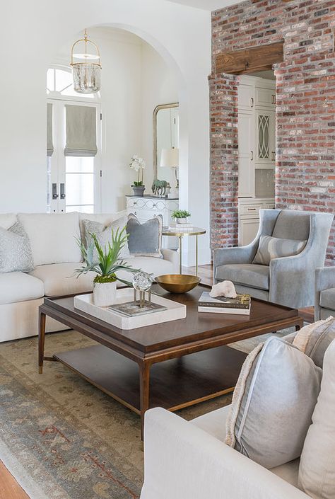 Portfolio | Baton Rouge Louisiana | Jillian Freiberg Interior Design Louisiana Style Homes Interior, Louisiana Interior Design, Louisiana Decor Home, Louisiana Home Interior, Louisiana Style Homes, Southern Traditional Interior Design, Louisiana House Plans, Remodel Garage, Louisiana House