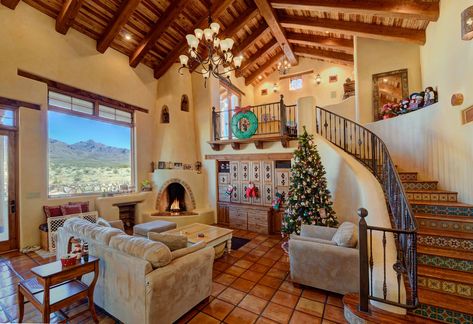 Loma Taleon — Classic New Mexico Homes Southwest Decor Living Room, Southwestern Living Room Ideas, Kitchen Ceiling Ideas, Southwestern Interior Design, Southwest Living Room, Mexico Homes, Modern Southwest Decor, Southwestern Interior, Southwestern Living Room