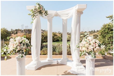 Greek Wedding Theme, Wedding Columns, Wedding Pillars, Engagement Themes, Grecian Wedding, Rose Gold Wedding Decor, Jasmine Wedding, Golf Photography, Beau Film