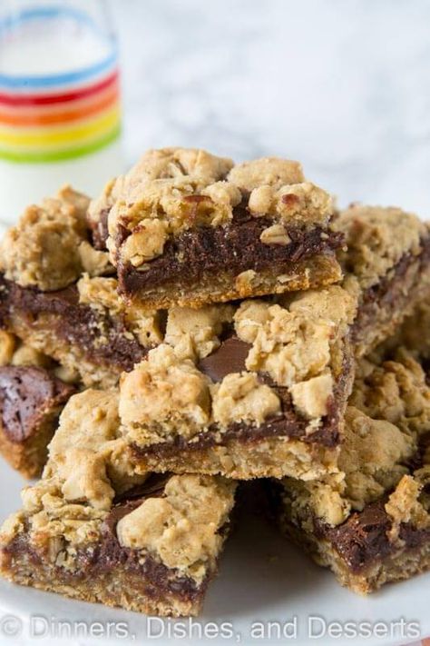 Brown Sugar Oatmeal Cookies, Oatmeal Fudge, Low Carb At Restaurants, Oatmeal Fudge Bars, Oatmeal Cookie Bars, Nut Bars, Fudge Bars, Chocolate Oatmeal, Oatmeal Cookie