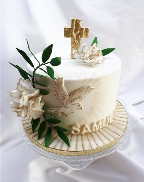 boyfriend cake, I chose simplicity with symbols of dove, green flower and cross with golden honesty. dove hand painted, modeling hydrangea flowers and cross filled with nut cream with rum and chocolate cream with strawberries Confirmation Cake Ideas, Boy Communion Cake, Baptism Cake Boy, Comunion Cake, Confirmation Cake, First Holy Communion Cake, Holy Communion Cakes, Cake For Boyfriend, Religious Cakes