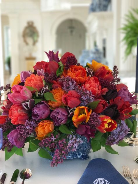 Spring – a Time of Renewal and Learning | Carolyne Roehm Carolyne Roehm, Arranging Flowers, My Idea, Beautiful Flower Arrangements, Flower Ideas, Flower Centerpieces, Beautiful Bouquet, My Garden, Amazing Flowers