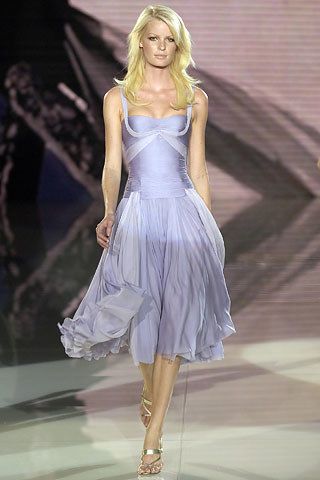 Versace Spring 2006 Ready-to-Wear Fashion Show - Hana Soukupova, Anja Rubik, Elena Baguci Versace Runway, High Fashion Runway, Versace Spring, Anja Rubik, Wild Orchid, Fashion Project, Bustier Dress, Bustiers, International Fashion