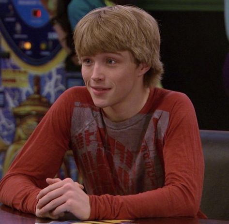 Chad Dylan Cooper, Sterling Knight, Today Years Old, Sonny With A Chance, Channel Outfits, Old Disney Channel, Dawsons Creek, Disney Channel Stars, Disney Boys