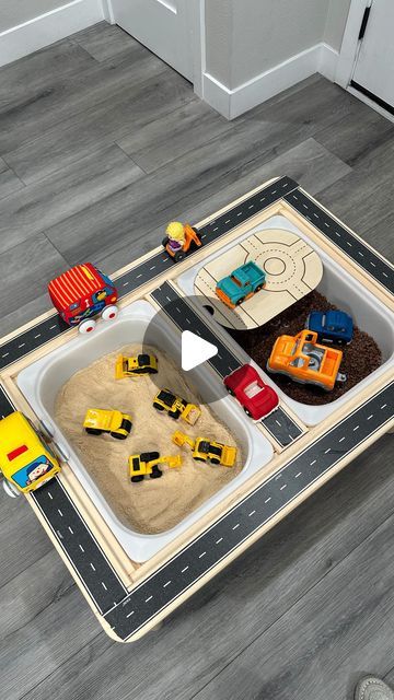 Cars Sensory Bin, Toy Story Sensory Bin, Car Sensory Bin, Toddler Sensory Bins, Toddler Sensory, Art Birthday Party, Sensory Table, Toddler Mom, Sensory Bin