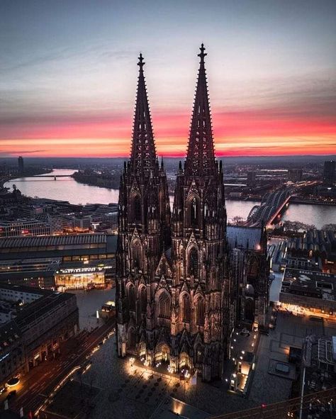 Goth Architecture, Pretty Architecture, Video Wallpapers, Dark Landscape, Cathedral Architecture, Nature Hd, Travel Landscape, Koln, Religious Architecture