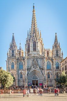 Images Of Christ, Gothic Cathedral, The Cloisters, Holy Cross, The Cathedral, Best Places To Live, Architecture House, Barcelona Cathedral, The Well