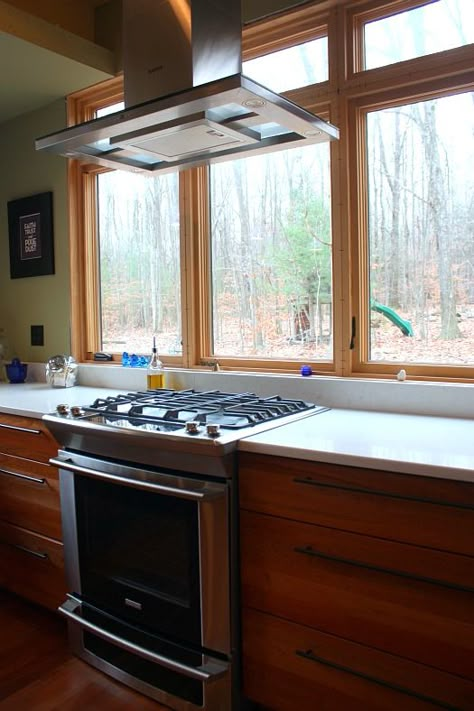 Really wish our local building codes would allow stove in front of window! Kitchen Cabinets Indian Style, Modern Stoves, Kitchen Window Design, Wood Countertops Kitchen, Kitchen Chimney, Lots Of Windows, Farmhouse Kitchen Cabinets, Smitten Kitchen, Kitchen Hoods