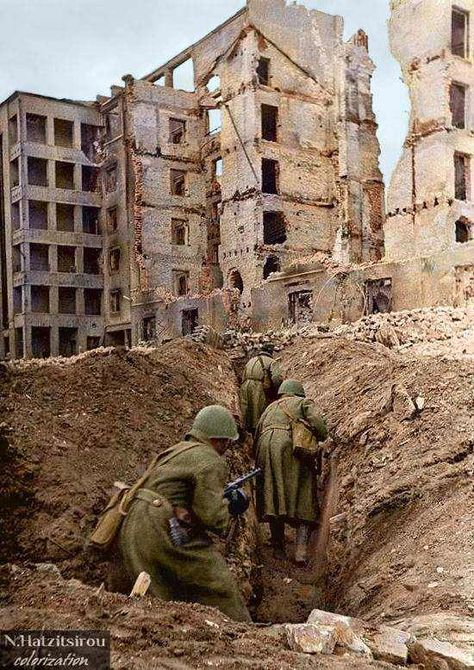 Imgur Post - Imgur Soviet Soldier, Battle Of Stalingrad, Ww2 Photos, Wwii Photos, Military Pictures, Military Uniforms, Red Army, Historical Pictures, Military History