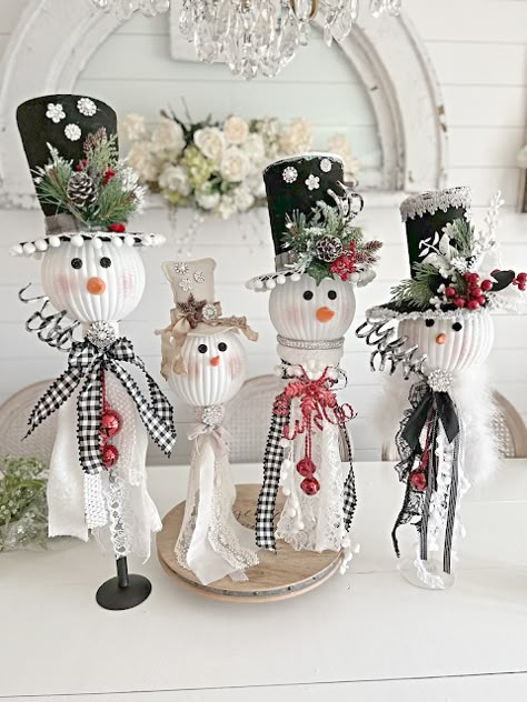 Crafty Snowman Copy - Junk Chic Cottage Diy Christmas Angel Ornaments Ideas, Snowman Christmas Ornaments Diy Kids, Snowman Centerpiece Ideas Diy Christmas, Snowman Head On Candlestick, Dt Christmas Craft, Diy Rustic Snowman, Handmade Christmas Crafts To Sell, Easy Diy Christmas Crafts To Sell, Frazzled Snowman Diy