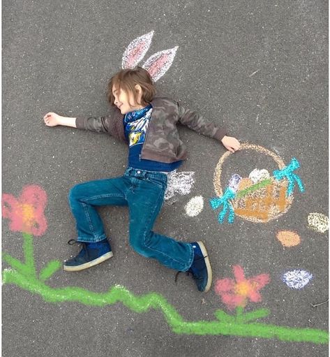 JJ_LookingDown on Instagram: “Delighted to present featured artist 📸: @tesseraer . Loved seeing all the Easter photos flood the feed, we just had to do another set of…” Easter Chalk Pictures, Easter Sidewalk Chalk Art, Easter Chalk Art, Sidewalk Chalk Photos, Chalk Photography, Chalk Pictures, Chalk Photos, Fun Chalk Art, Educational Activities For Preschoolers