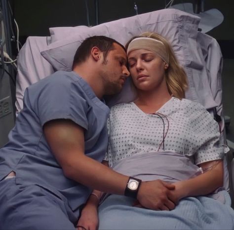 Izzie Greys Anatomy, Greys Anatomy Izzie, Stephanie Edwards, Greys Anatomy Derek, Greys Anatomy Couples, Justin Chambers, Owen Hunt, Jackson Avery, Mark Sloan