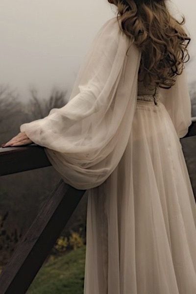 Out Of Style Clothes, Castle Aesthetic, Long Hair Pictures, Royalty Aesthetic, Beauty Products Photography, Moon River, Brunette To Blonde, Aesthetic People, Aesthetic Vintage