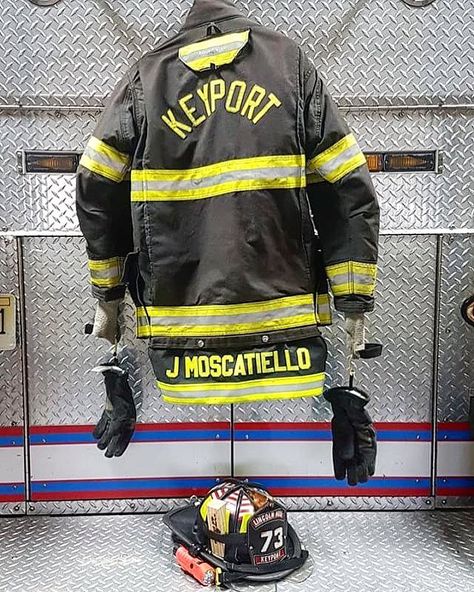 Firefighters Motivational pictures #firefighter_brotherhood #firefighter #firefighters #firefighter_feuerwehr Firefighter Jacket, Firefighter Brotherhood, Fire Fighter, Motivational Pictures, Fire Service, Christmas Celebration, Character Outfits, Fire Trucks, Firefighter