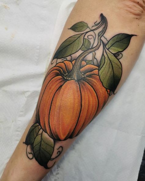 Neo Traditional Pumpkin Tattoo, Neo Trad Shoulder Tattoo, Pumpkin Vine Tattoo, Fall Floral Tattoo, Fall Themed Tattoos, Fall Tattoos, Fall Leaves Tattoo, Halloween Flash, Curricular Activities