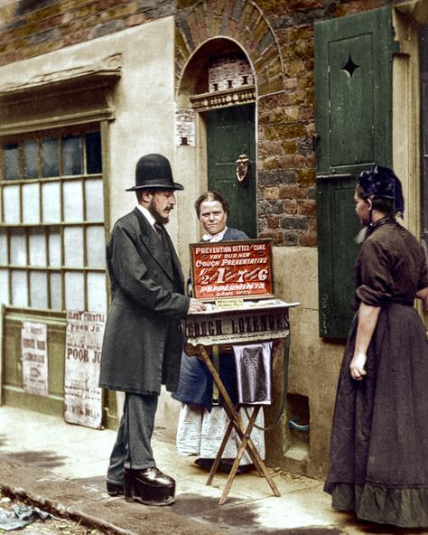 Incredible colourised pics bring Victorian era to life revealing London's busy streets in decade Charles Dickens died Doctor John, 19th Century London, Eugene Atget, Victorian Life, Colorized Photos, Victorian London, Vintage Man, Street Life, Old London