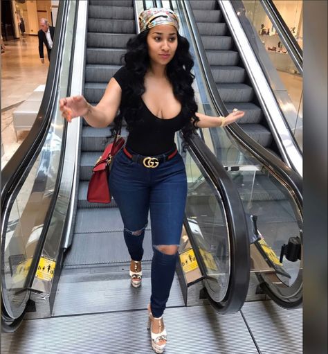 #womensclothing #womenfashion #style #stylish #details  #gucci Life Is Gucci, Tammy Rivera, Superenge Jeans, Looks Black, Vintage Scarf, Dope Outfits, Fashion Killa, Scarfs, Look Fashion