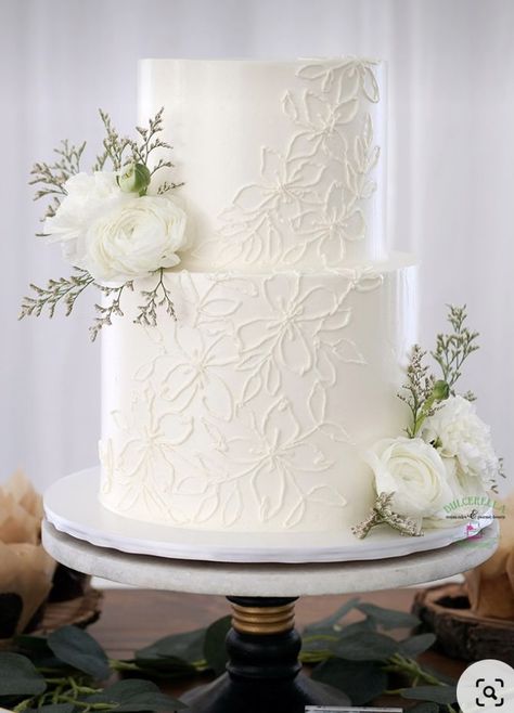 Elegant Buttercream Wedding Cake, White Piping Wedding Cake, Embossed Wedding Cake, Wedding Two Tier Cake, Butter Cream Wedding Cakes, Wedding Cake Inspo Simple, 2 Tier Cake Wedding, Buttercream Flower Wedding Cake, Wedding Cake Designs Elegant 2 Tier