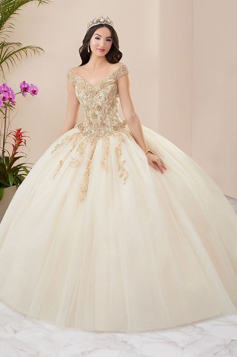 Beige Gown For Debut, Beige Quinceanera Theme, Cream Quinceanera Dresses, Beige Quinceanera Dresses, Gown For Debut, Quinceañera Photoshoot Ideas, Skirt Layers, Debut Gowns, Quinceanera Photoshoot