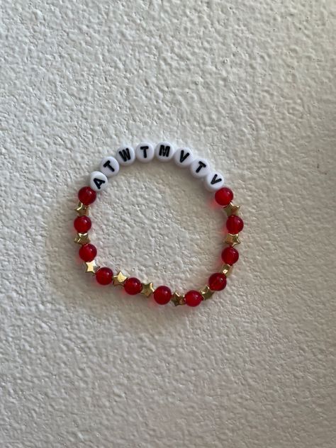 #taylorswift #red #bracelet #eras Cinema Outfits, Red Friendship Bracelet, Cinema Outfit, Swiftie Bracelets, Frendship Bracelets, Taylor Swift Friendship Bracelet, Bracelets Red, Swift Concert, Bracelets Ideas