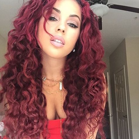 Red hair Color "Sunday's with a cherry on top ;) : @msjackyoh " @hairtenders Haircut For Long Curly Hair, A Sew In Weave, Strawberry Pink Hair, Sick Hairstyles, Long Layered Curly Haircuts, Long Curly Hair Ideas, Bored With My Hair, Baddie Women, Long Layered Curly Hair