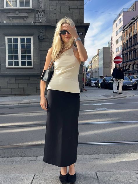 Linen Top Outfit, Norway Fashion, Oslo Fashion, Sporty Sunglasses, Strapless Shirt, Fashion Jobs, Column Skirt, Denim Midi Skirt, The Trip