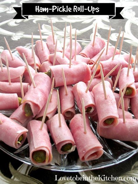 Ham-Pickle Roll-Ups- A family favorite for parties! It’s the perfect simple and easy appetizer! #appetizer #newyears Pink Appetizers, Pickle Roll Ups, Pink Party Foods, Ham Wraps, Pink Snacks, Homemade Ham, Pink Foods, Roll Ups, Birthday Food