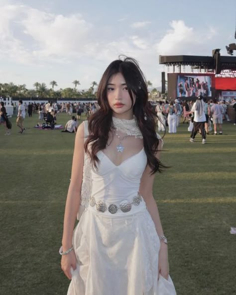 julia ma on Instagram: "coachella did u miss me?" Coachella Aesthetic, Julia Ma, Coachella Inspired Outfits, Coachella Fits, Cochella Outfits, Hair Inspiration Short, Coachella Fashion, Ootd Dress, Sleeveless Outfit