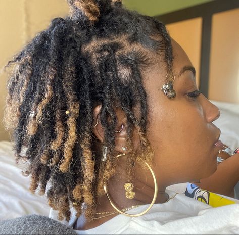 Shorts Locs Styles, Short Locs Hairstyles For Women Starter, Short Locs With Color, Starter Locs Styles For Medium Hair, Starter Locs Black Women Short, Short Beginner Loc Styles, Short Loc Pineapple, Ear Length Locs, Short Natural Locs Black Women