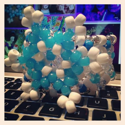 Kandi Snowflake, Space Kandi, Christmas Kandi, Kandi Inspiration, Kandi Perler, Melty Bead Designs, Kandi Beads, Kandi Inspo, Band Ideas