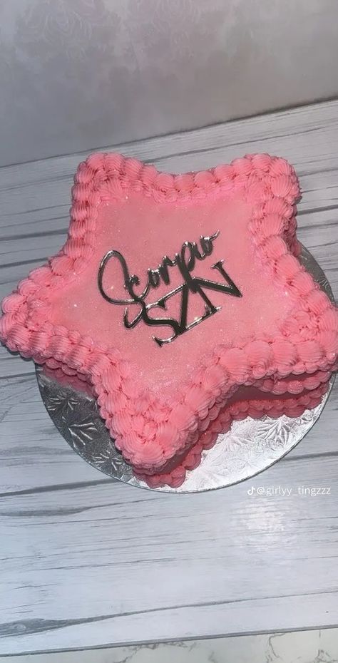 Birthday Cake Shapes Ideas, Aesthetic Cake For Birthday, Birthday 16 Cake, Star Cake Aesthetic, Birthday Ideas 19, Star Cake Birthday, 16 Bday Cake, 16 Birthday Cake Ideas, Baddie Birthday Cake