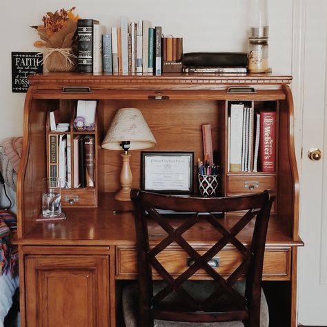 Rolltop Desk Office, Styling A Roll Top Desk, Roll Top Desk Aesthetic, Roll Top Desk Decorating Ideas, Roll Top Desk Decor, Vintage Desk Aesthetic, Roll Up Desk, Vintage Roll Top Desk, Cottage Desk