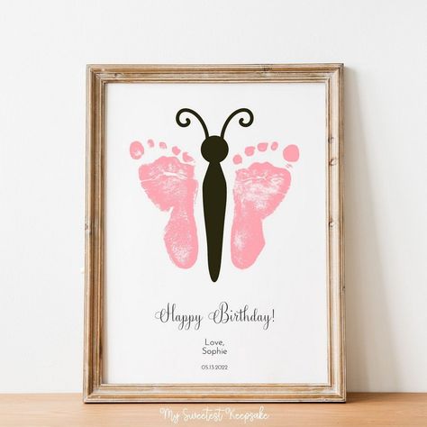 Memorable Moments: Baby Footprint Crafts Footprint Craft, Baby Art Projects, Footprint Crafts, Baby Footprint, Baby Handprint, Budget Crafts, Diy Bebe, Birthday Keepsakes, Birthday Gifts For Grandma