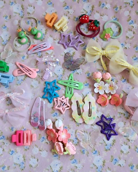 Just a cute collection of my hair clips 🎀🌷✨️🍓🌸. . . . #hair #hairclips #cutecollection #hairpins #accessories #cutehairaccessories #cutethings #aesthetic #aestheticfashion #pinterestlover #pinterestgirl Hairclip Aesthetic, Cute Hairclips, Cute Hairpins, Colorful Hair Clips, Hair Clips Aesthetic, Fashion Catalogue, Handmade Wire Jewelry, Handmade Wire, Pinterest Girls