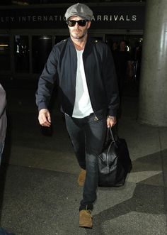 @FOR MEN Fashion For Men Over 40, David Beckham Style Outfits, How To Wear White Jeans, Jacket Trend, David Beckham Style, White Oxford Shirt, White Jeans Men, White Jeans Outfit, Best Dressed Man