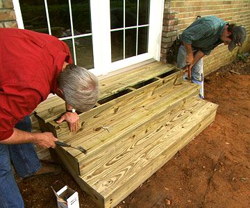 Make+sure+the+risers+are+flush+with+the+outside+stringers,+then+nail+the+risers+to+the+stringers. Diy Outdoor Steps To House, Outdoor Steps From House To Patio, Back Porch Steps Ideas Wooden, Patio Door Steps To Patio, Exterior Wooden Stairs, Diy Box Steps For Deck, One Step Deck Stairs, Build Steps Diy, How To Build Outdoor Steps