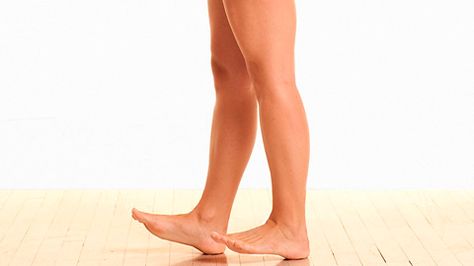 Safe Keepers: Heel Walking  Toe Raises to help strengthen shins and prevent shin splints Prevent Shin Splints, Shin Splint Exercises, Ankle Exercises, Dumbell Workout, Race Training, Shin Splints, Workout Routines, Work Outs, Dumbbell Workout