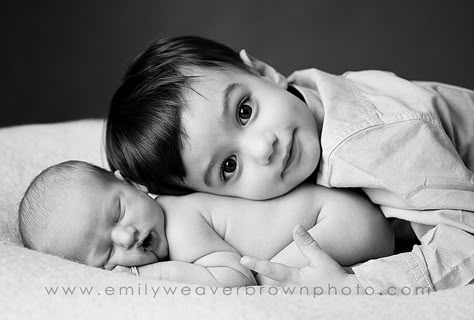 Newborn Photoshoot With Brother, Newborn Photos With Brother, Newborn And Older Brother Pictures, Brother And Newborn Sister Pictures, Newborn Brother And Big Brother, Newborn And Brother Pictures, Brother Newborn Pictures, Black And White Sibling Photos, Newborn And Big Brother Pictures