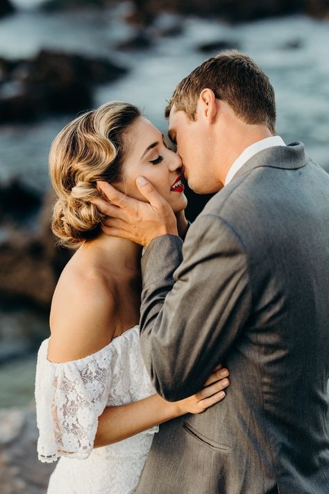 Modern Maui Jungle Wedding Inspiration at Haiku Mill / Unconventional Maui Wedding Photographer Amazing Wedding Makeup, Jungle Wedding, Retro Wedding Hair, Hawaiian Vintage, Wedding Hairstyles And Makeup, Finger Wave, Best Wedding Makeup, Vintage Wedding Hair, Finger Waves