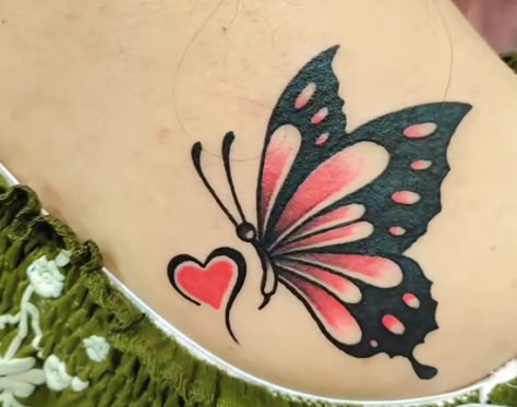 Small Butterfly Color Tattoo, Butterfly Japanese Art, လိပ်ပြာ Tattoo, Butterfly And Heart Tattoo, Maa Tattoo Designs, First Tattoo Ideas, Mom Dad Tattoo Designs, Minimal Tattoo Designs, Butterfly Tattoo Stencil