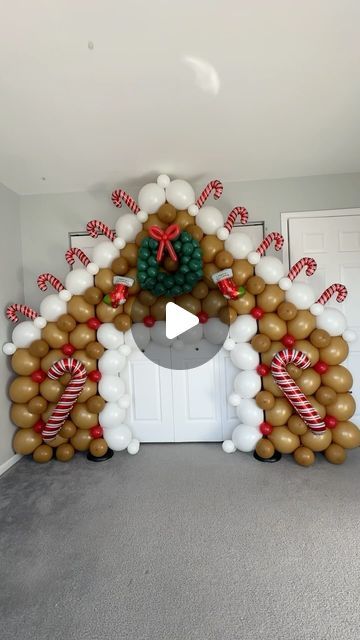 Gingerbread Theme Balloon Garland, Marquee Backdrop, Christmas Balloon Wall, Widgets Christmas, Marquee Decoration, Balloon Tree, Christmas Balloon Decorations, Balloon House, Make A Gingerbread House