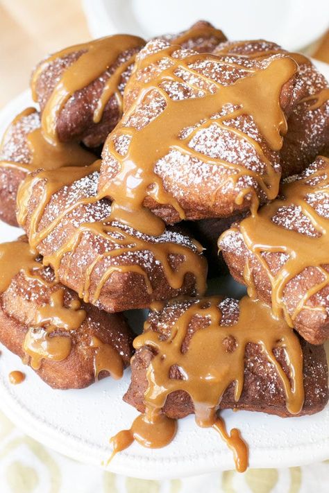 Pumpkin Spice Beignets with Salted Caramel Drizzle - Cake 'n Knife Caramel Drizzle Recipe, Drizzle Recipe, Beignet Recipe, Pumpkin Breakfast, Pumpkin Sauce, Caramel Drizzle, Nice Recipes, Drizzle Cake, Breakfast Pastries